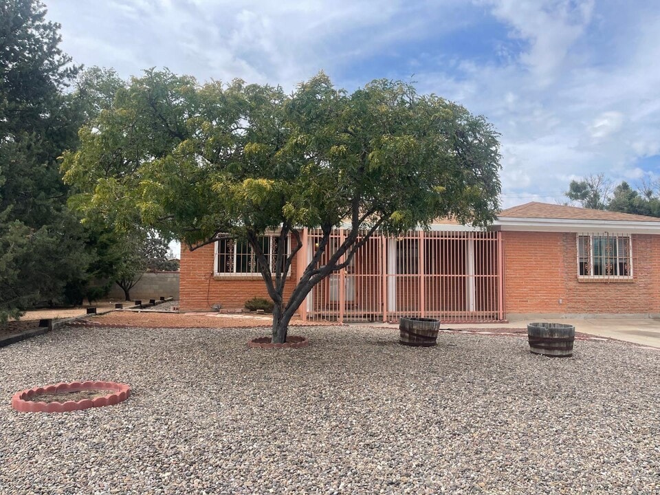 1025 Kentucky St SE in Albuquerque, NM - Building Photo
