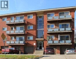 151 Siebert Ave in Kitchener, ON - Building Photo