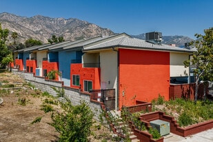 Altadena Townhouse Apartments in Altadena, CA - Building Photo