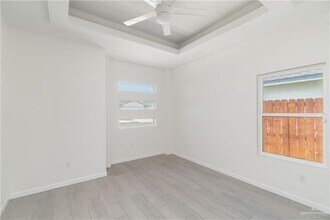 1505 E Encino Ave in Pharr, TX - Foto de edificio - Building Photo