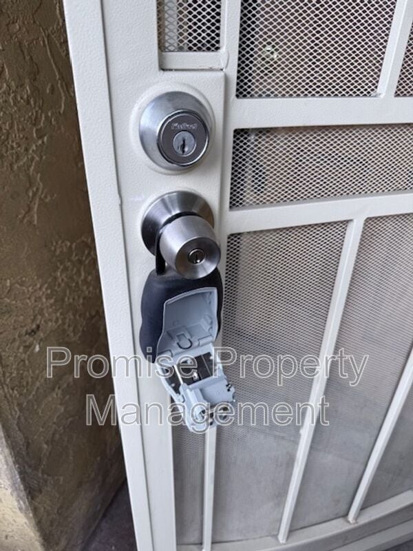 1737 Bayview Heights Dr in San Diego, CA - Building Photo - Building Photo