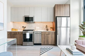 1118 W Van Buren St in Chicago, IL - Building Photo - Building Photo