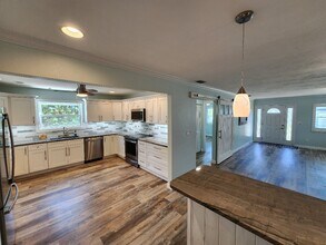 110 Surf St in New Smyrna Beach, FL - Foto de edificio - Building Photo