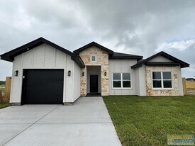3032 Eliseo Villarreal Ave in Port Isabel, TX - Building Photo