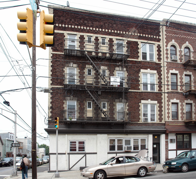 182 Congress St in Jersey City, NJ - Building Photo - Building Photo