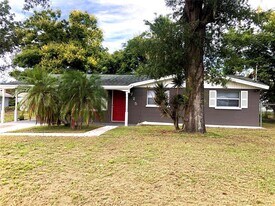 1725 Bellgrove St in Lakeland, FL - Building Photo