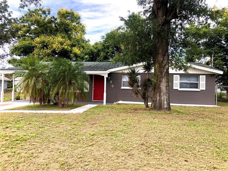 1725 Bellgrove St in Lakeland, FL - Building Photo