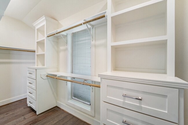 property at 2821 Morrison St