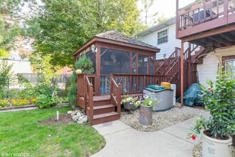 26 E Crystal Lake Ave, Unit Apt B in Crystal Lake, IL - Building Photo - Building Photo