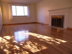 2617 Bethel Crest Dr in Bethel Park, PA - Foto de edificio - Building Photo