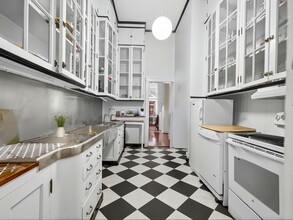 49 Beacon St, Unit 5 in Boston, MA - Building Photo - Building Photo