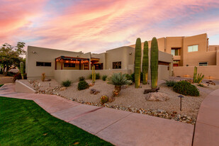 6711 E Camelback Rd in Scottsdale, AZ - Foto de edificio - Building Photo