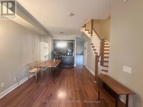 290 Village Green Square in Toronto, ON - Building Photo - Building Photo