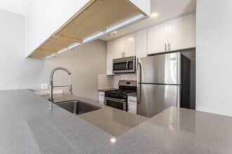 Moanco Apartments in Los Angeles, CA - Building Photo - Building Photo