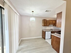 9345 Chisholm Rd in Pensacola, FL - Building Photo - Building Photo