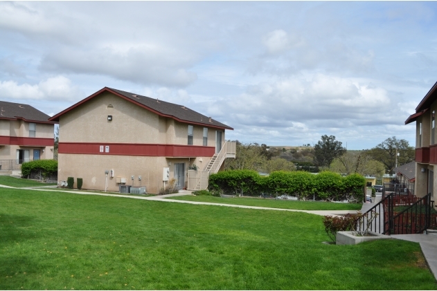 Paso Robles Gardens in Paso Robles, CA - Foto de edificio - Building Photo