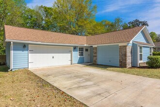 511 Oak Ave in Niceville, FL - Building Photo - Building Photo