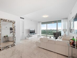 10203 Collins Ave in Bal Harbour, FL - Building Photo - Building Photo