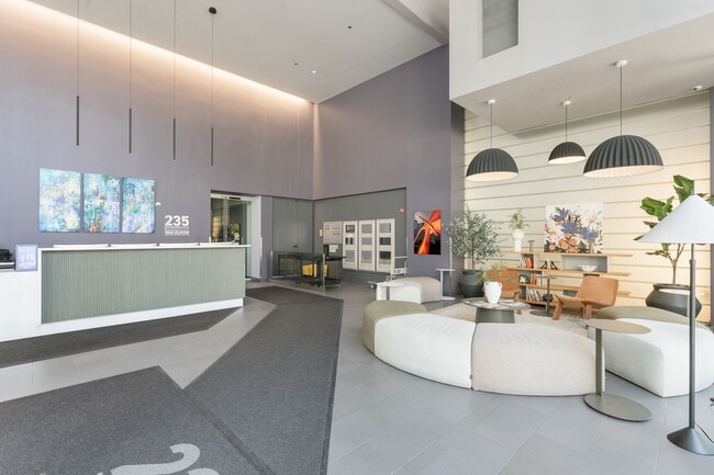 235 W Van Buren St, Unit 4004 in Chicago, IL - Foto de edificio - Building Photo