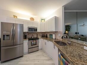 8400 Excalibur Cir-Unit -C3 in Naples, FL - Building Photo - Building Photo