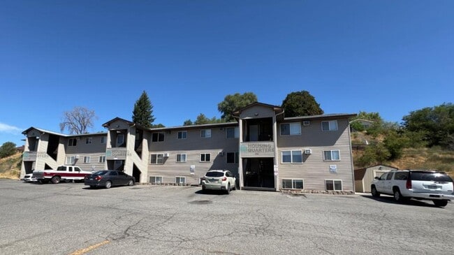 property at 2915 N Mayfair St
