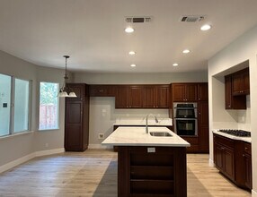 4170 Tapestry Way in Turlock, CA - Building Photo - Building Photo
