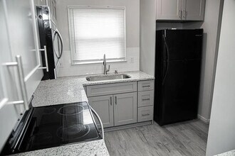 Room in Townhome on Bona Ct in Raleigh, NC - Building Photo - Building Photo