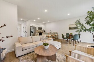 1001 7th St Blvd SE in Hickory, NC - Foto de edificio - Building Photo