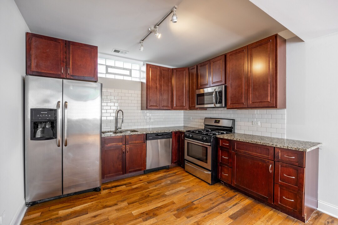 1505 N Talman Ave, Unit CH in Chicago, IL - Foto de edificio