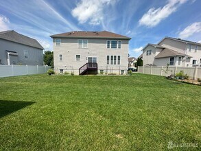 25 Eddington Ln in Monroe Township, NJ - Building Photo - Building Photo