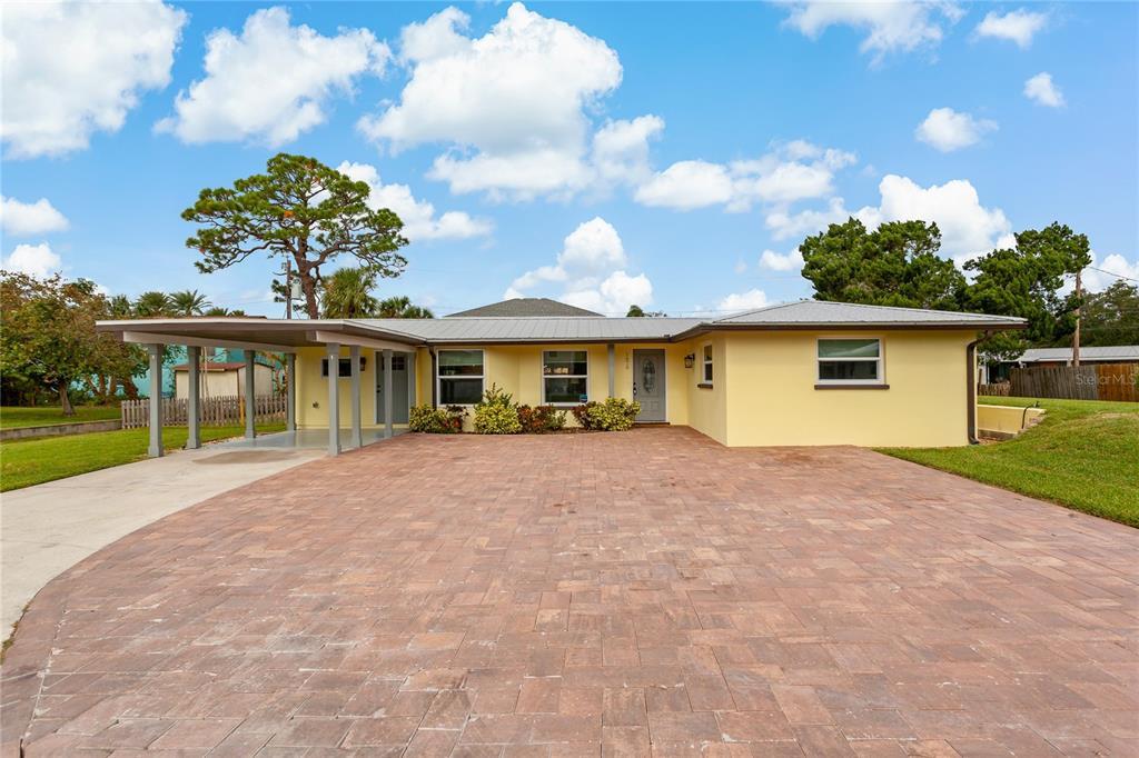 1675 Blakemore Ln in Sarasota, FL - Building Photo