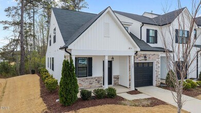 745 Putney Hl Rd in Zebulon, NC - Foto de edificio - Building Photo