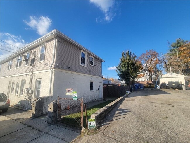 property at 168 Farmington Ave