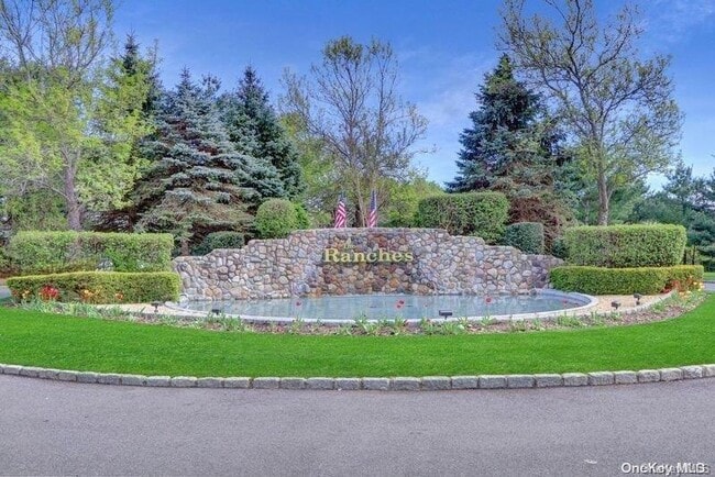 9 Shelly Ln in Mount Sinai, NY - Building Photo - Building Photo