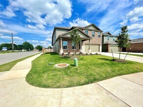 10501 Steinbeck Dr in Austin, TX - Building Photo - Building Photo