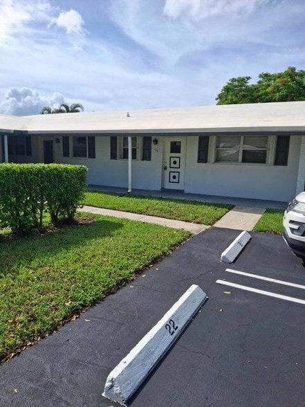 property at 101 Leisure Lake Cir
