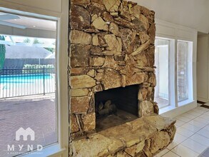 7320 Campbell Rd in Dallas, TX - Building Photo - Building Photo