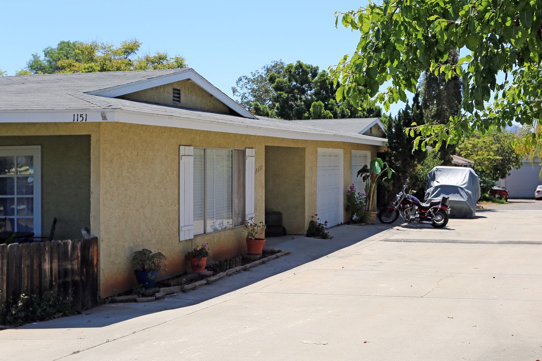 1155-1157 Persimmon Ave in El Cajon, CA - Foto de edificio