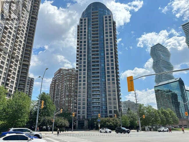 330-330 Burnhamthorpe Rd W in Mississauga, ON - Building Photo - Building Photo