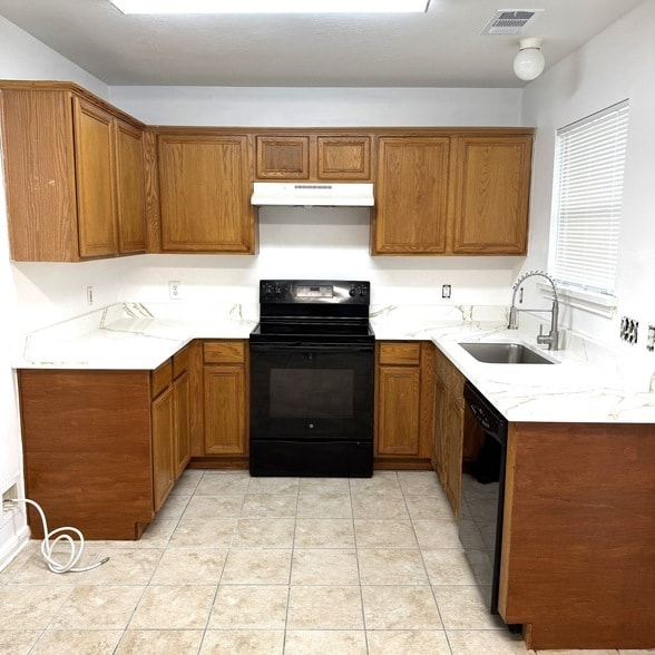 19851 Laurel Trail Dr in Cypress, TX - Building Photo - Building Photo