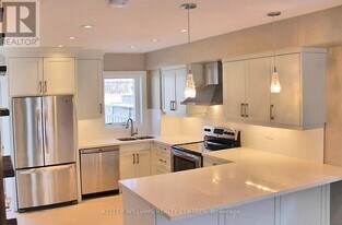 453 Ashdale Ave in Toronto, ON - Building Photo