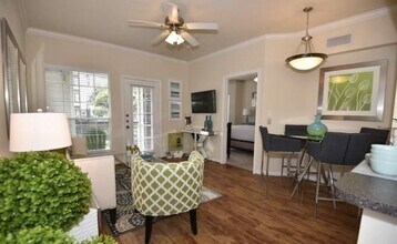 2424 E T C Jester Blvd in Houston, TX - Building Photo - Building Photo