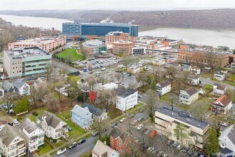 1 Dean Pl in Poughkeepsie, NY - Building Photo - Building Photo