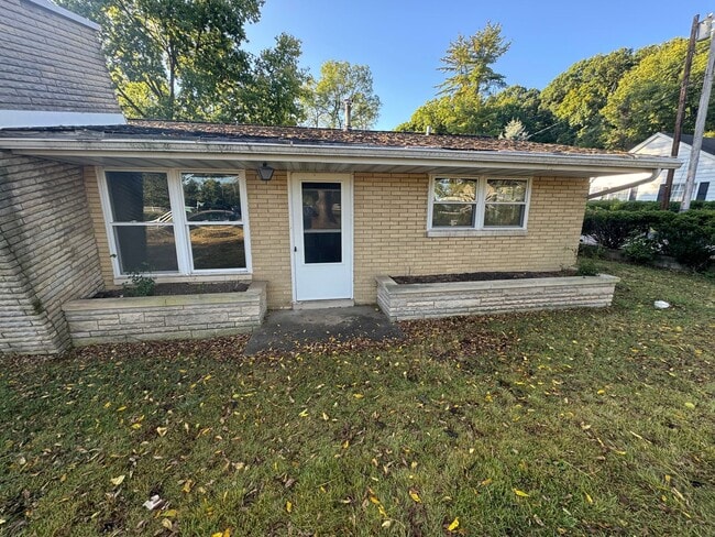 property at 1518 E Gardner Ln