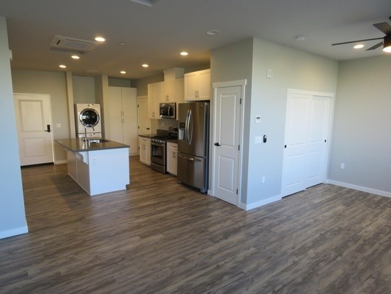 325 Robinson Ave in San Diego, CA - Building Photo - Interior Photo