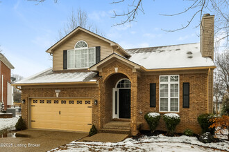 4303 High Meadow Pl in Louisville, KY - Foto de edificio - Building Photo