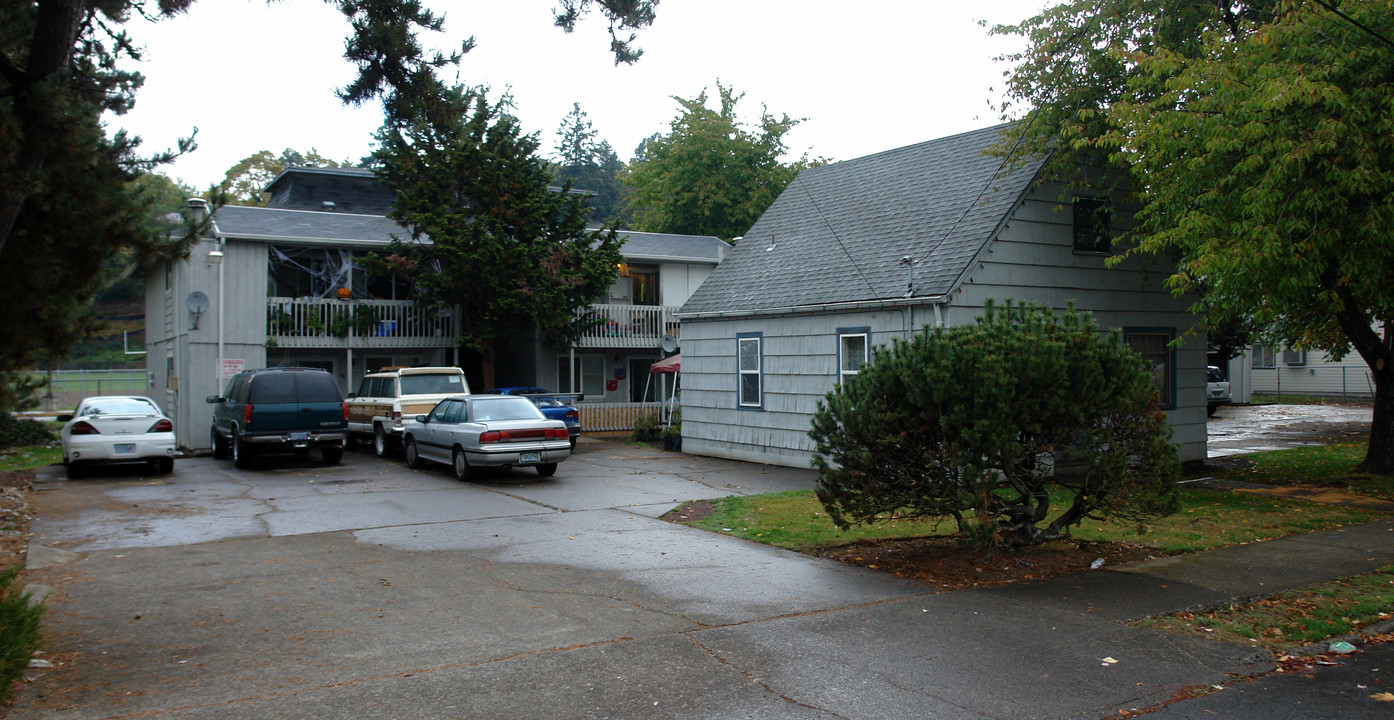 1135-1149 8th St NW in Salem, OR - Building Photo