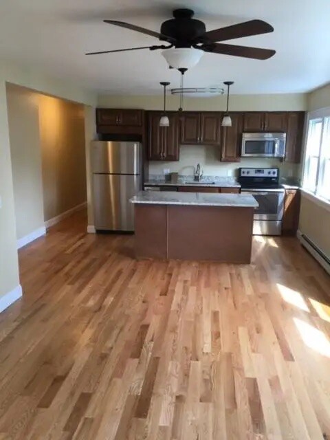 902 Tulip St in Salina, NY - Building Photo