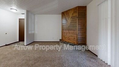 203 E Arbor Ave in Bismarck, ND - Building Photo - Building Photo