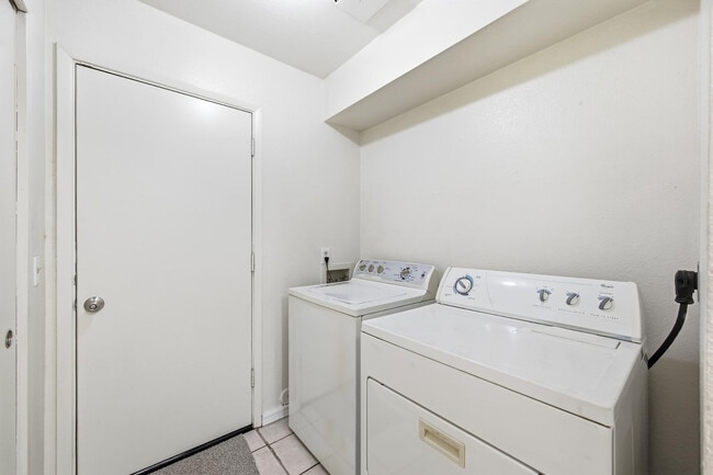 1814 W Village Way in Tempe, AZ - Building Photo - Building Photo